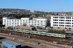 Ein Blick auf den Brighton Railway Station:  Ein Class 377 als  Southern  Brighton - Seaford bei der Abfahrt in Brighton.