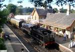 Dampflok 42968 der Severn Valley Railway von Kidderminster nach Bridgnorth, fotografiert am 29.08.2003 im Bahnhof Arley