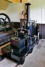 Dampflok  Redstone  im Brecon Mountain Railway Steam Museum in Pontsticill, Wales, 15.9.2016    Diese 0-4-0- Dampflok mit Stehkessel wurde von Herrn Redstone, einem Vorarbeiter des Penmaenmawr