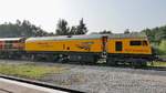 Network Rail Loram Rail Grinder DR79251-7 - Martin Elwood - Schienenschleifzug im Bahnhof Lydney Junction der Dean Forest Railway , 14.9.2016