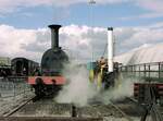Ein Vergleich der englischen Breitspur von 2140mm (bis 1892 bei der GWR) und der Normalspur von 1435 mm auf dem Freigelände vom National Railway Museum in York am 27.8.2000.