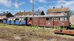 Personen- und Gepäckwagen der Romney, Hythe & Dymchurch Railway in New Romney, 12.9.16