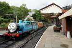 Llangollen-Wales.Diese hbsche blaue Lok heit Thomas.Thomas basiert auf einer Lokomotive der London Brighton and South Coast Railway 0-6-0 E2 mit greren Seitenkesseln. 12.8.2011
