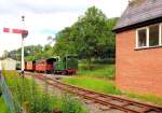 Welshpool and Llanfair Light Railway (WLLR): Ankunft eines Zuges in der Ausgangsstation in Welshpool, 12.Juli 2012.