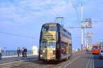 Blackpool Tw 719 nhert sich entlang der Northern Promenade der  Stadtmitte , 06.09.2010.