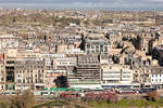 Edinburgh Tram in der Princes Street, von der Burg aus gesehen.