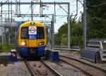 Einfahrt eines Zuges der London Overground Richtung Stratford in die Station  Caledonian Road&Barnsbury . 11.7.2015