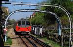 Tw.51544 des  1995 Stock  der Northern Line bei der Einfahrt in die Haltestelle Colindale.