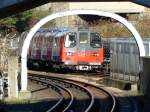 Ein Zug vom 1996 Tube Stock im Einsatz auf der Jubilee Line. 28.12.2013, West Ham