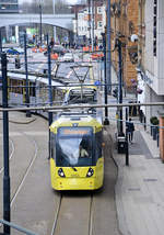 Manchester Metrolink Tram 3042 Bombardier M5000 am Manchester Piccadilly Station. Aufnahme: 11. März 2018.