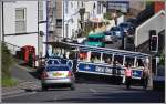 Abenteuerliche Strassenkreuzung mit der Great Orme Tramway in Llandudno.