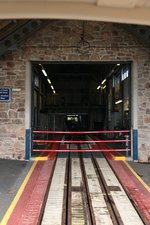 Zwischenstation Talseite, Fahrzeughalle und dahinter der Maschinenraum, bis zur unteren Kreuzung ist die Strecke zweigleisig und der gesamte untere Abschnitt in abgedeckter Bauweise.