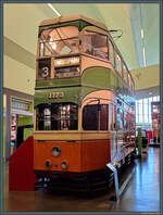 Im Riverside Museum in Glasgow steht die Doppelstockstraßenbahn 1173 der Baureihe Coronation aus den 1930er Jahren.