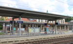 Der Bahnsteig 2 und 3 am 26.05.2024 in Hnfeld.