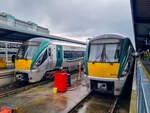Zwei Triebzüge der IE Class 22000 stehen in Dublin Heuston, 25.04.2025.