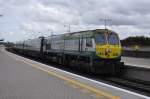 EIRLAND sep 2011 PORTARLINGTON LOC 231 met personentrein   de rails in het station liggen onder een helling   zodat er ook met een hogen snelheid gereden kan worden