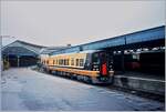 In der Cork Kent Station (Corcaih Stáisiún Cheannt) steht der CIE (Iarnród Éireann) Dieseltriebwagen 2602. Der Triebwagen pendelt auf der Strecke zwischen Cork und Cobh nach einem für irische Verhältnisse relativ dichten Fahrplan hin und her. 

Analogbild vom Juni 2001