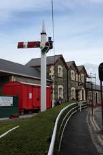 Das Empfangsgebäude der ehemaligen County Donegal Railways in Donegal Town dient heute als Museum des Donegal Railway Heritage Centre.