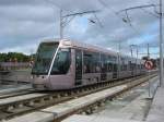 LUAS 4008 auf separater Trasse an der Haltestelle Charlemont in Dublin; 25.