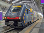 ETR 421-002 mit Regionale Veloce von Rimini in Milano Centrale, 26.07.2022.