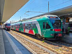 Trenitalia TPER ETR 350.110 steht mit einem Regionalzug nach Poggio Rusco in Bologna Centrale, 15.06.2026.