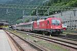 Ausfahrt am Morgen des 05.07.2018 von 1216 014 (E 190 014) mit dem EC 81 (Innsbruck Hbf - Bologna C.) aus dem Bahnhof von Brennero in Richtung Bozen.