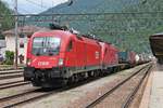 Am 05.07.2018 rollte 1116 173  SENSI  zusammen mit 1016 038 und einem bunten KLV in den Bahnhof von Brennero, wo sie dann von der D 245 6020 wieder zurück nach Österreich rangiert werden und