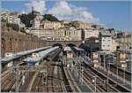 Ein Blick auf den zwischen Tunnelen liegenden Bahnhof von Genova Piazza Principe.