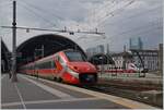 Der FS Trenitalia ETR 700 007 verlässt als Frecciargento FR 9723 nach Venezia SL den Bahnhof von Milano Centrale.