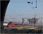 Ein  Italo  ETR 575 (AGV) verlässt Milano Centrale.