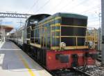 FS D.245 2200 rangiert mit einem Regionalzug (R) im Bahnhof Florenz S.M.N.