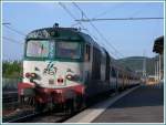 Diesellok D445 1144 mit einem Regionalzug nach Siena hlt in Montelupo.