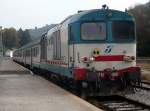 D 445 1085 mit Nahverkehrszug nach Belluno am 10.10.2007  in Feltre.