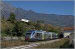 Der FS Trenitalia MD Ale 501 051  Minuetto  erreicht als Regionalzug von Ivrea nach Aosta den Bahnhof Chatillon Saint Vincent.