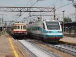 ETR310 005 SZ und Aln663 91UC fahren parallel in Venedig Mestre