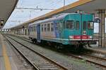 Aln 668 3236 steht am 12.11.2022 in Catania Centrale als R 21517 nach Caltanissetta zur Abfahrt bereit