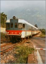 Die beiden Aln 668 1707 und 1706 fahren am spteren Nachmittag des 21. Juli 1984 als Regionalzug 4103 von Meran/Merano nach Mals. 
Einige Jahre spter wurde die Strecke eingestellt und heute fhrt dort die Vinschgaubahn mit modernen GTW-Zgen. 