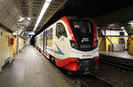 DMU-004B ist von Randazzo her im unterirdischen Bahnhof S.