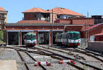 ADe 14 und 16 geniessen die Sonne vor dem Depot in Randazzo.