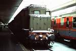 11 feb 1986, electric locomotive e 428.070 at Roma Termini station during the snow.