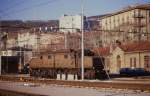 Auch wenn der Oberleitungsmast vor dem italienischen Krokodil 626384  die ganze Szene strt, so war ich dennoch froh, diese Lok am 19.1.1991   bei der Einfahrt in den Bahnhof Triest Centrale noch