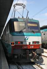 E 402 A 008 im Bahnhof Venezia Santa Lucia (12.05.10)