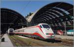 Der ES 9809 (Freccia Bianca) nach Taranto verlässt Milano Centrale.