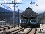RTC EU 43 001RT neben E 405.039; Brenner / Brennero, 20.04.2008  