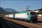 Italienisches-Doppel: E412 010 und E412 020 rollen mit dem  Transped-Express  in Kufstein ein.