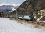 Die E 412 007 und die E 405 037 mit einem KLV-Zug am 24.01.2015 unterwegs bei Campo di Trens.