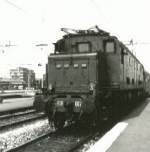 E 428 007 mit einem Locale nach Ancona in Rimini.