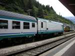Am 28.7.2011 steht E 464 als Regionalzug nach Merano/Meran auf Gleis 8 im Bahnhof Brennero/Brenner.