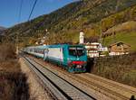 Die E 464 250 mit einem Regionalzug am 31.10.2017 unterwegs bei Sterzing.