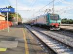 28.7.2010 19:20 FS E.464 416 schiebt einen Regionalzug (R) von Firenze S.M.N.